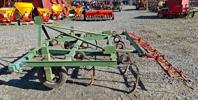 Kultivaattori 10-piikkinen - työleveys 240cm - Cultivador: foto 2 Kultivaattori 10-piikkinen - työleveys 240cm - Cultivador: foto 2