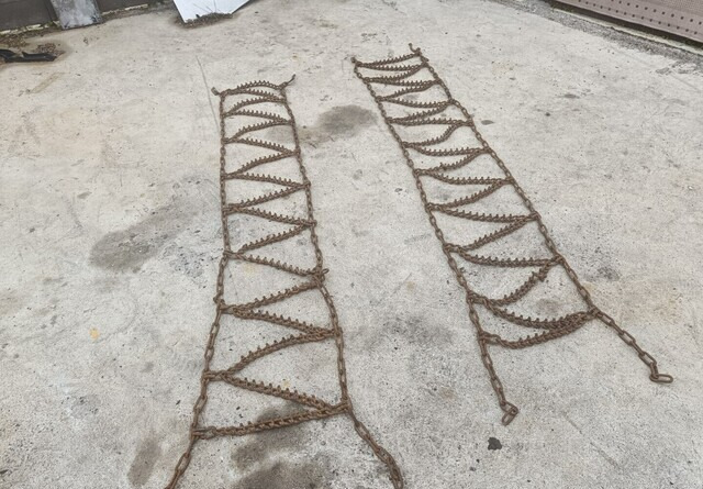 Kuorma-auton piikkiketjupari P250cm, L45cm - Piezas del tren de rodaje para Camión: foto 1 Kuorma-auton piikkiketjupari P250cm, L45cm - Piezas del tren de rodaje para Camión: foto 1