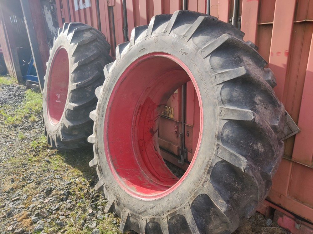 Paripyörät 16.9x38 Raju liukukaulusvanteilla - Neumático para Tractor: foto 4 Paripyörät 16.9x38 Raju liukukaulusvanteilla - Neumático para Tractor: foto 4