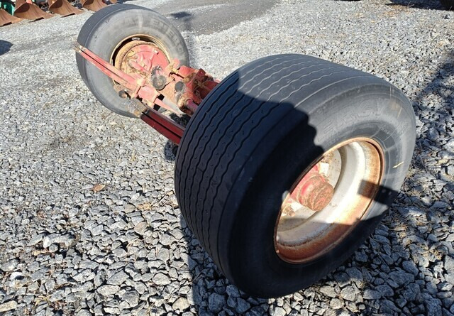 Peräkärryn akseli 445/45R19.5 leveillä renkailla - Eje y piezas para Remolque: foto 3 Peräkärryn akseli 445/45R19.5 leveillä renkailla - Eje y piezas para Remolque: foto 3