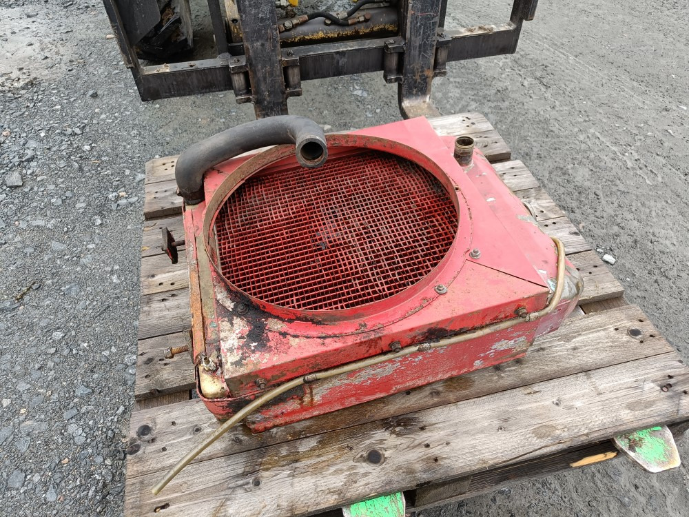 Sampo 410 jäähdytin - Radiador para Cosechadora de granos: foto 1 Sampo 410 jäähdytin - Radiador para Cosechadora de granos: foto 1