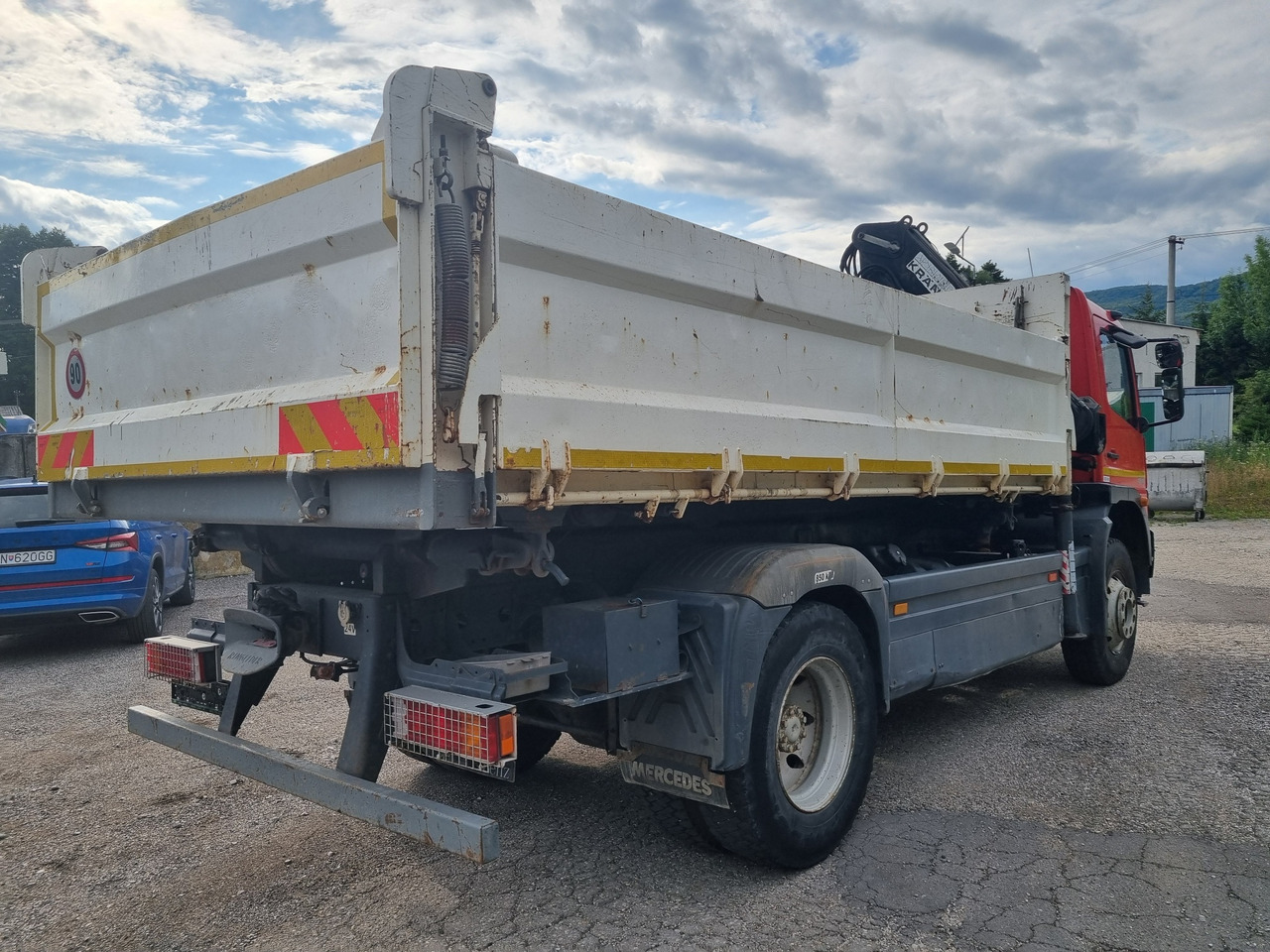 MERCEDES-BENZ ATEGO 1323 4x4 tipper + crane HIAB 095 - Volquete camión, Camión grúa: foto 4 MERCEDES-BENZ ATEGO 1323 4x4 tipper + crane HIAB 095 - Volquete camión, Camión grúa: foto 4