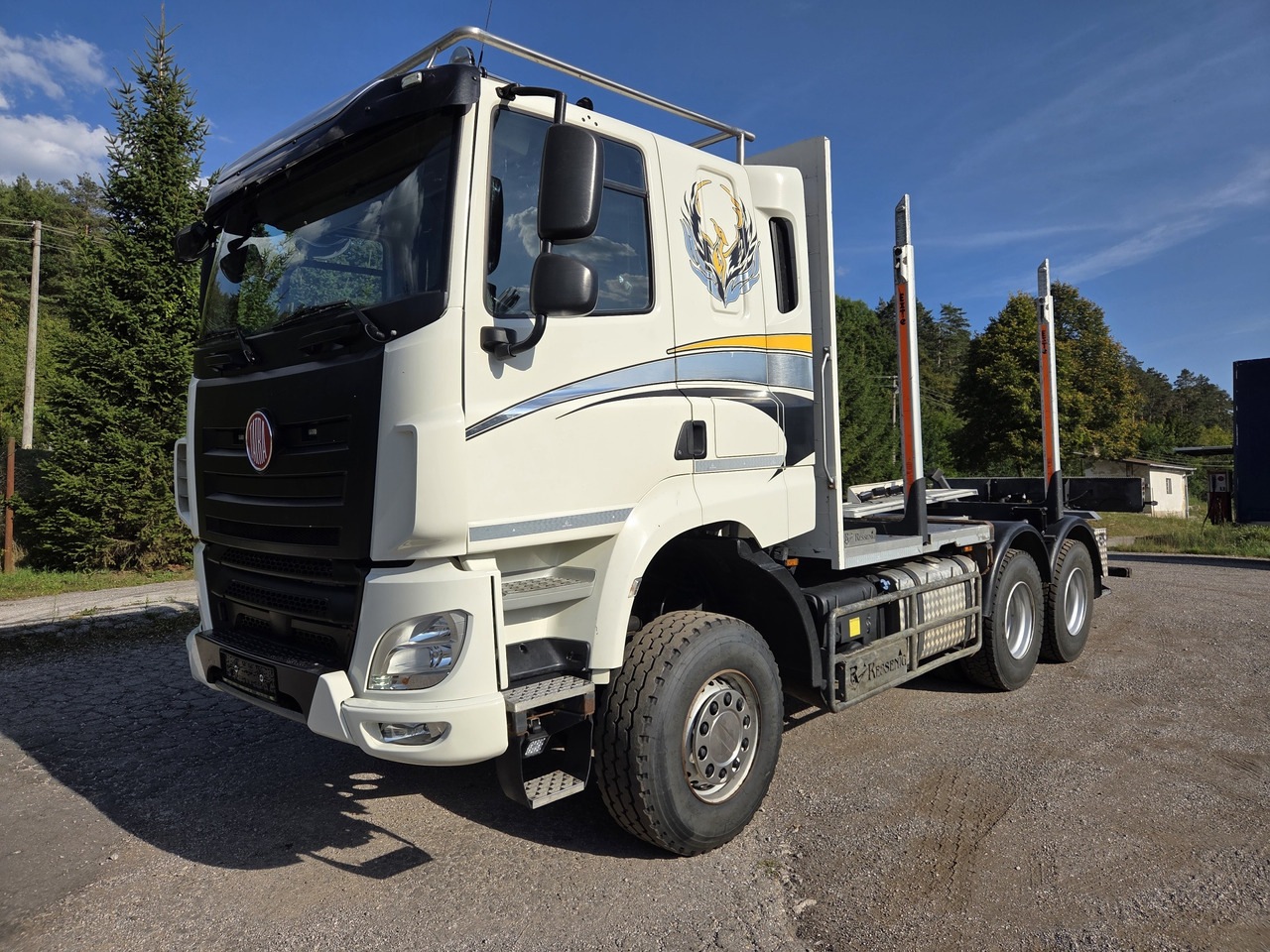 TATRA T158 - 510 PS 8P6R33 PHOENIX 6x6 - Camión forestal: foto 1 TATRA T158 - 510 PS 8P6R33 PHOENIX 6x6 - Camión forestal: foto 1