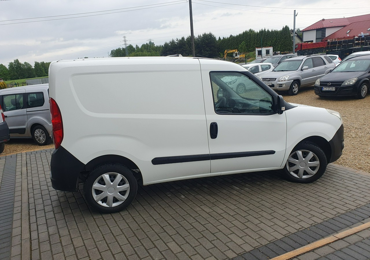 Fiat Doblo Opel Combo 1.4 Benzyna Polski Salon - Furgón: foto 5 Fiat Doblo Opel Combo 1.4 Benzyna Polski Salon - Furgón: foto 5