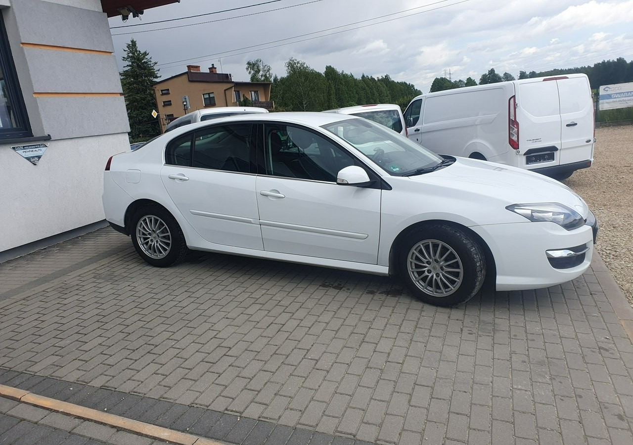Renault Laguna III niski przebieg * zadbana *ładny stan* - Hatchback: foto 4 Renault Laguna III niski przebieg * zadbana *ładny stan* - Hatchback: foto 4