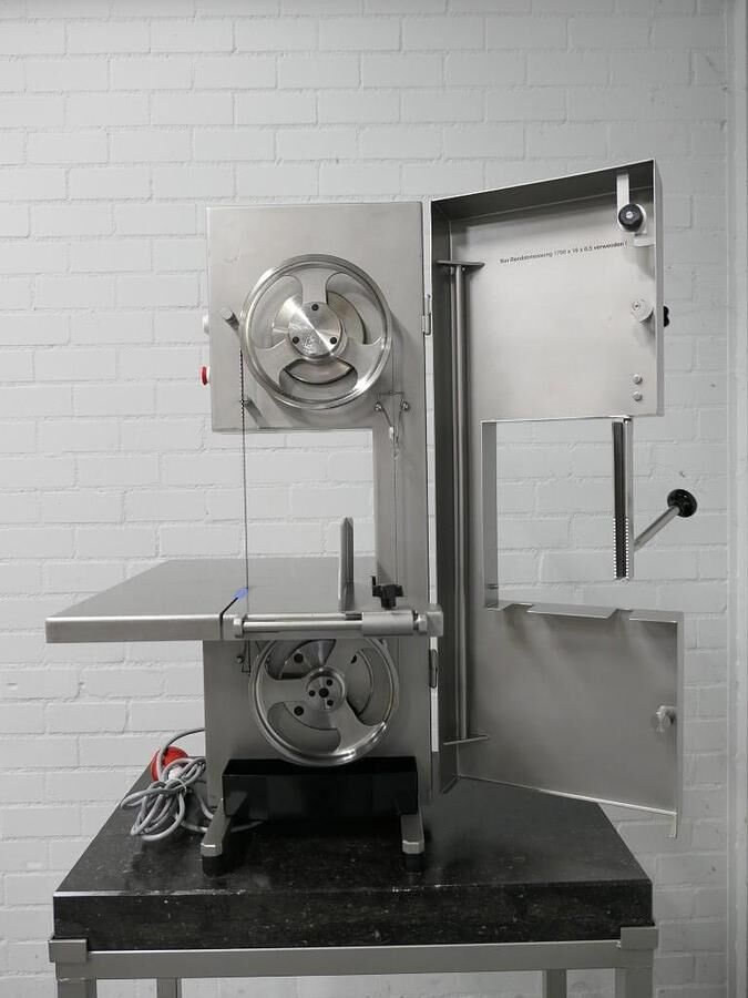 Freund / Ifooma bandsaw - Equipo de procesamiento de carne: foto 5 Freund / Ifooma bandsaw - Equipo de procesamiento de carne: foto 5
