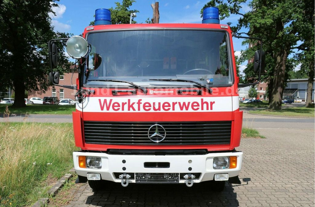 Mercedes-Benz 1124 F Feuerwehr LF 16/16 Pumpe Tank Haspel 1124 F Feuerwehr LF 16/16 Pumpe Tank Haspel - Camión de bomberos: foto 3 Mercedes-Benz 1124 F Feuerwehr LF 16/16 Pumpe Tank Haspel 1124 F Feuerwehr LF 16/16 Pumpe Tank Haspel - Camión de bomberos: foto 3