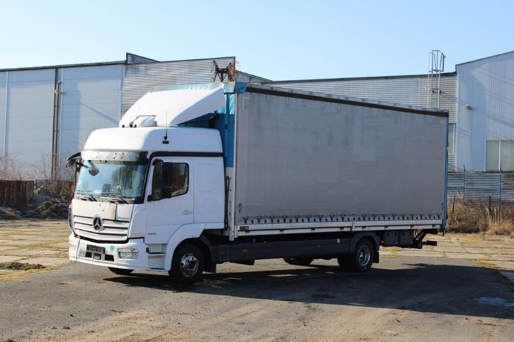 Mercedes-Benz Atego 1223 - Camión lona: foto 4 Mercedes-Benz Atego 1223 - Camión lona: foto 4