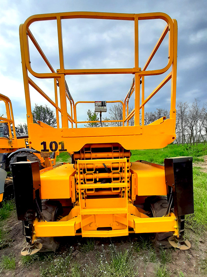 HAULOTTE Compact 12 DX - Plataforma de tijeras: foto 5 HAULOTTE Compact 12 DX - Plataforma de tijeras: foto 5