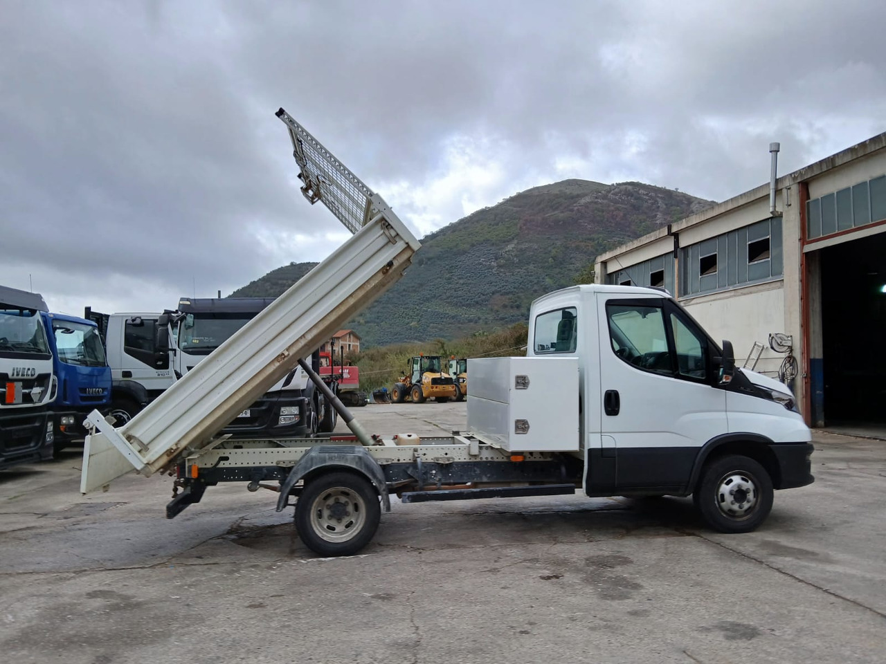 Camión grúa IVECO DAILY 35-120: foto 14 Camión grúa IVECO DAILY 35-120: foto 14
