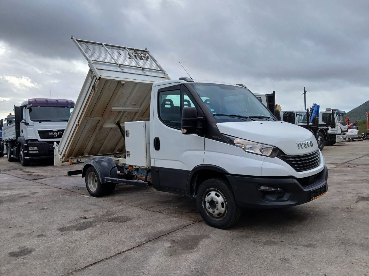 Camión grúa IVECO DAILY 35-120: foto 30 Camión grúa IVECO DAILY 35-120: foto 30