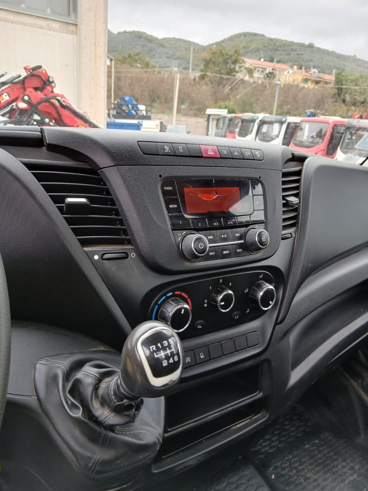 Camión grúa IVECO DAILY 35-120: foto 31 Camión grúa IVECO DAILY 35-120: foto 31