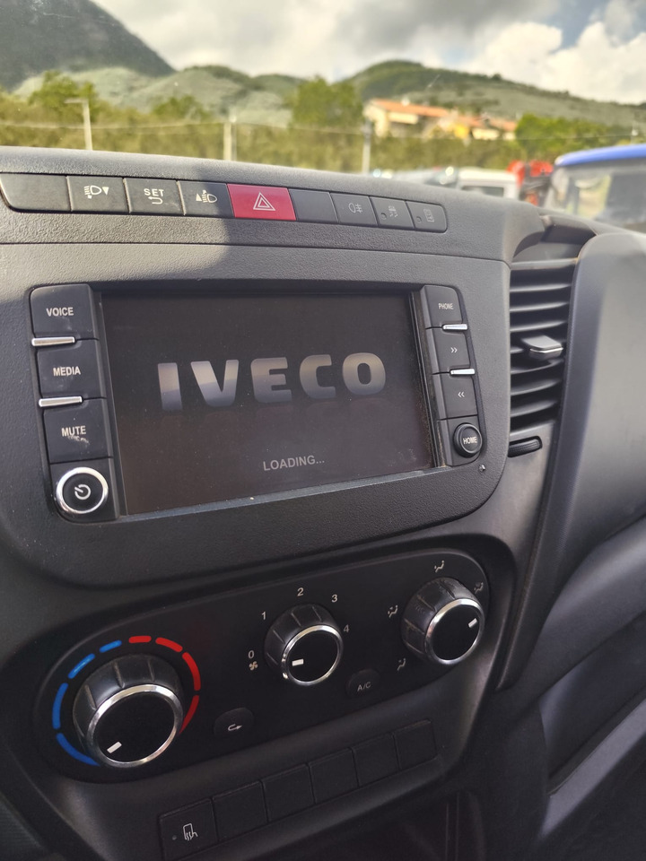 IVECO DAILY 35-130 - Volquete furgoneta: foto 5 IVECO DAILY 35-130 - Volquete furgoneta: foto 5