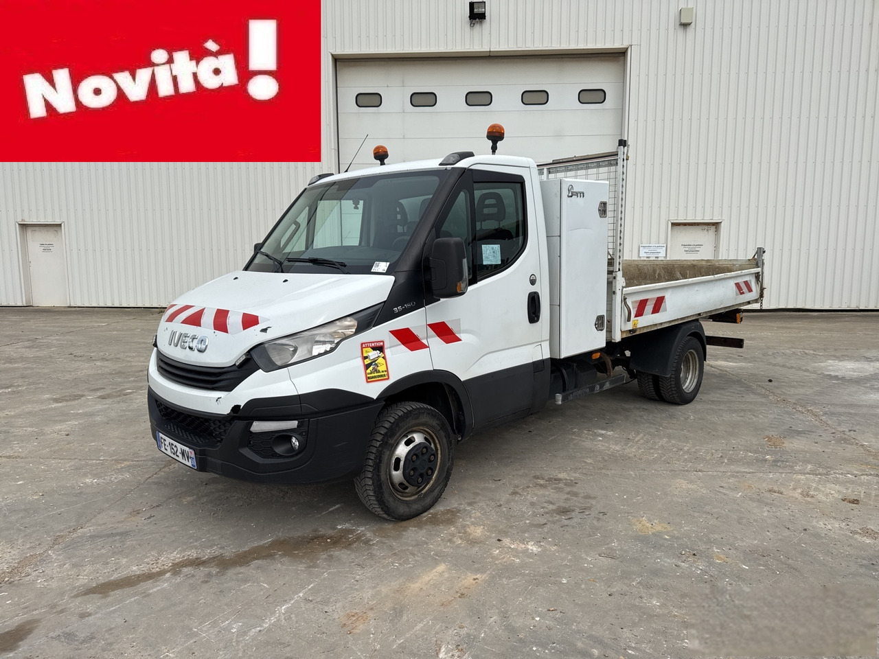 IVECO DAILY 35-150 - Volquete furgoneta: foto 1 IVECO DAILY 35-150 - Volquete furgoneta: foto 1