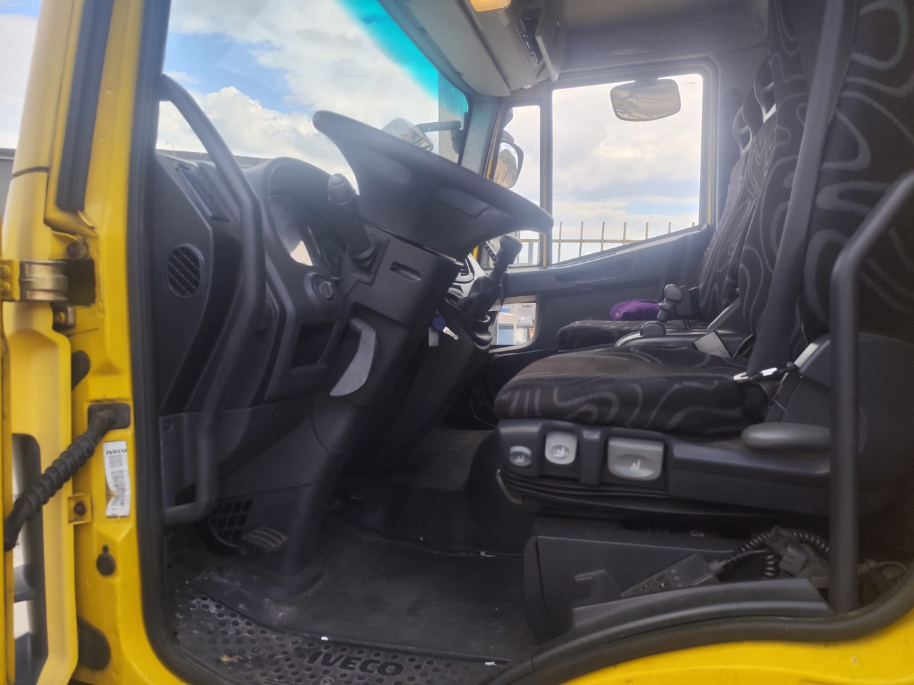 IVECO EUROCARGO 120E28P - Chasis camión: foto 4 IVECO EUROCARGO 120E28P - Chasis camión: foto 4