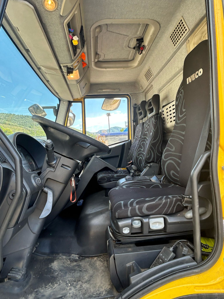 IVECO EUROCARGO 120E28P - Chasis camión: foto 3 IVECO EUROCARGO 120E28P - Chasis camión: foto 3