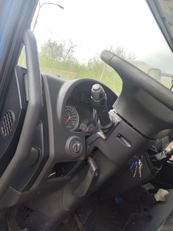 IVECO EUROCARGO 140E25 - Chasis camión: foto 2 IVECO EUROCARGO 140E25 - Chasis camión: foto 2