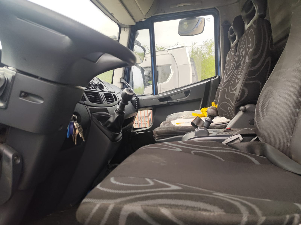 IVECO EUROCARGO 140E25 - Chasis camión: foto 5 IVECO EUROCARGO 140E25 - Chasis camión: foto 5