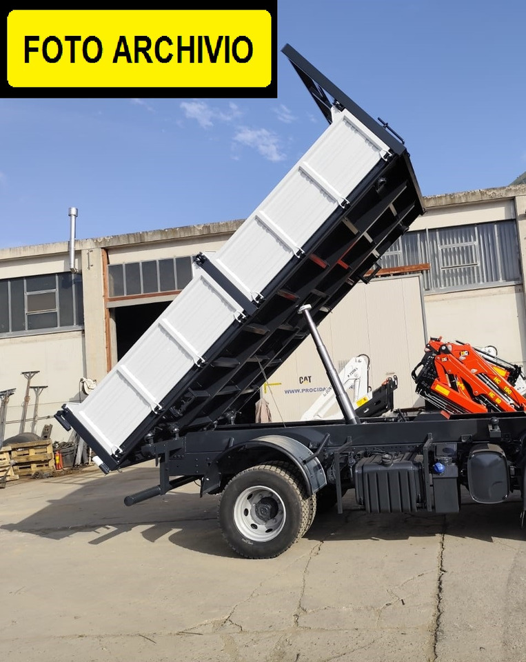 IVECO EUROCARGO 150E25 - Volquete camión: foto 2 IVECO EUROCARGO 150E25 - Volquete camión: foto 2