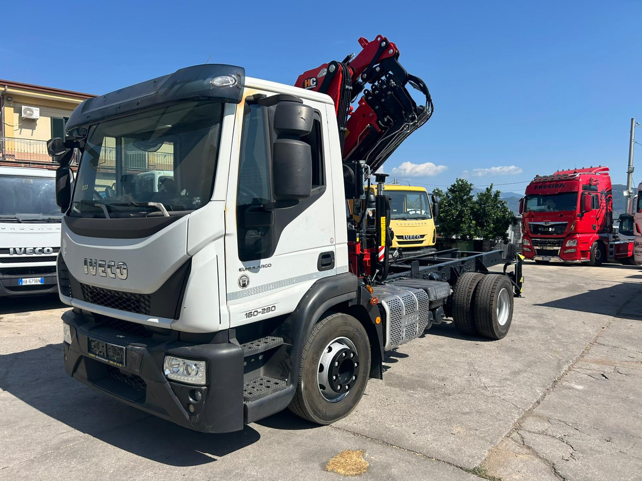 IVECO EUROCARGO 160-280 - Camión grúa: foto 1 IVECO EUROCARGO 160-280 - Camión grúa: foto 1