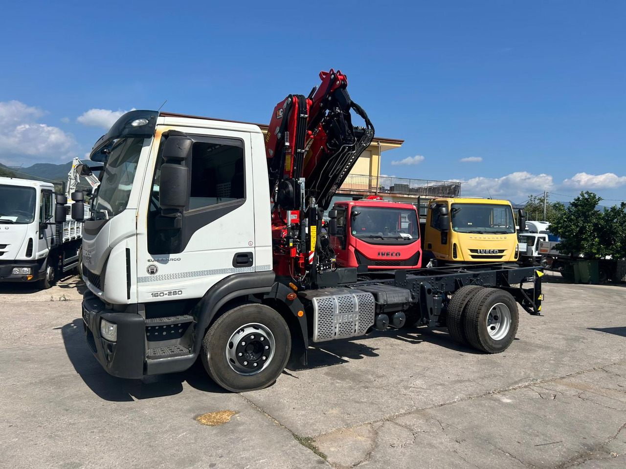 IVECO EUROCARGO 160-280 - Camión grúa: foto 4 IVECO EUROCARGO 160-280 - Camión grúa: foto 4