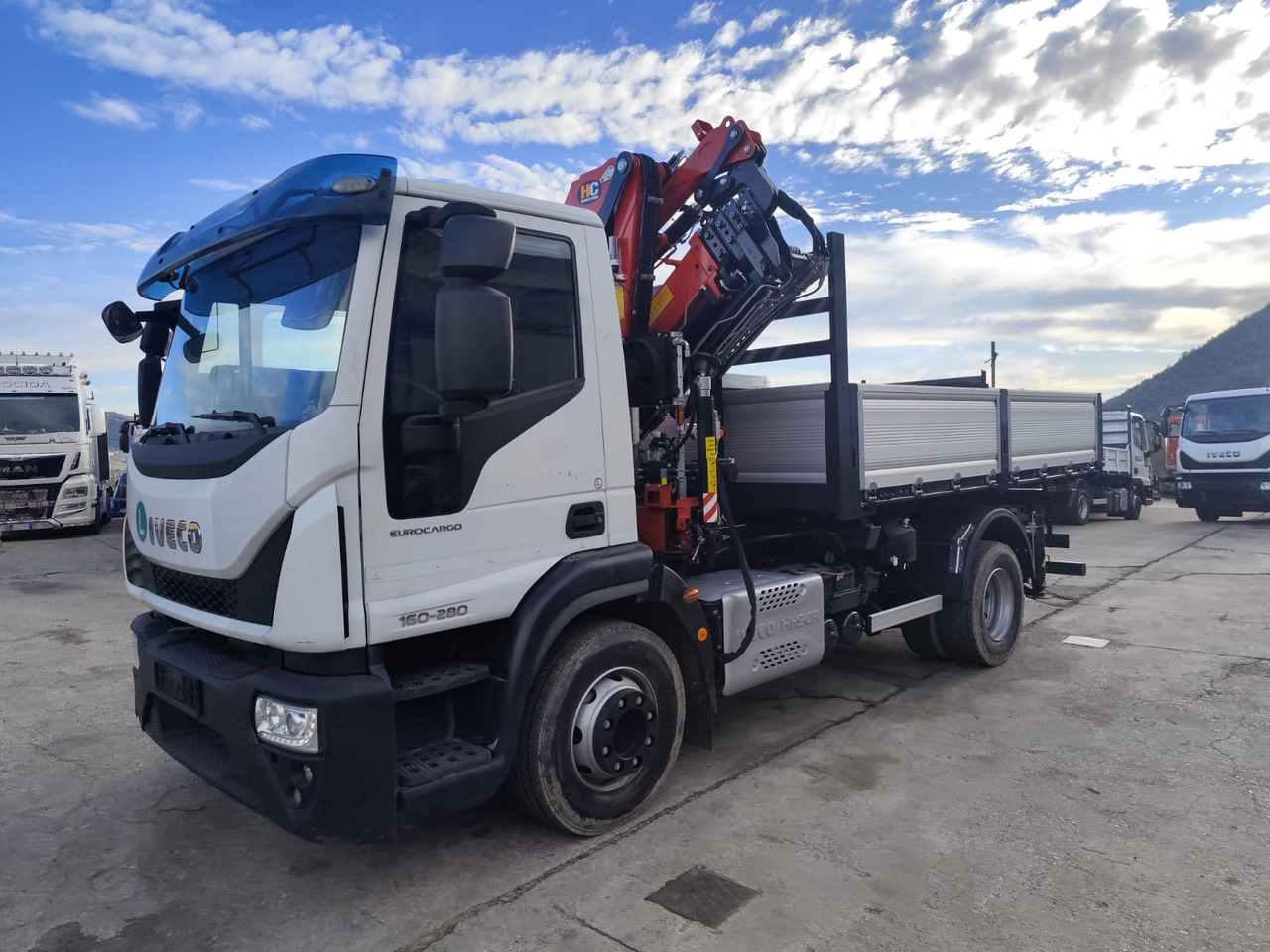 IVECO EUROCARGO 160-280 - Volquete camión, Camión grúa: foto 1 IVECO EUROCARGO 160-280 - Volquete camión, Camión grúa: foto 1