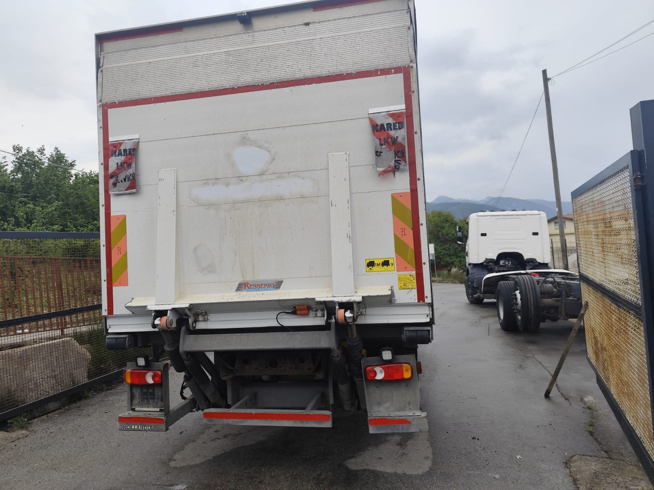 IVECO EUROCARGO 160-280 - Camión caja cerrada, Camión grúa: foto 3 IVECO EUROCARGO 160-280 - Camión caja cerrada, Camión grúa: foto 3