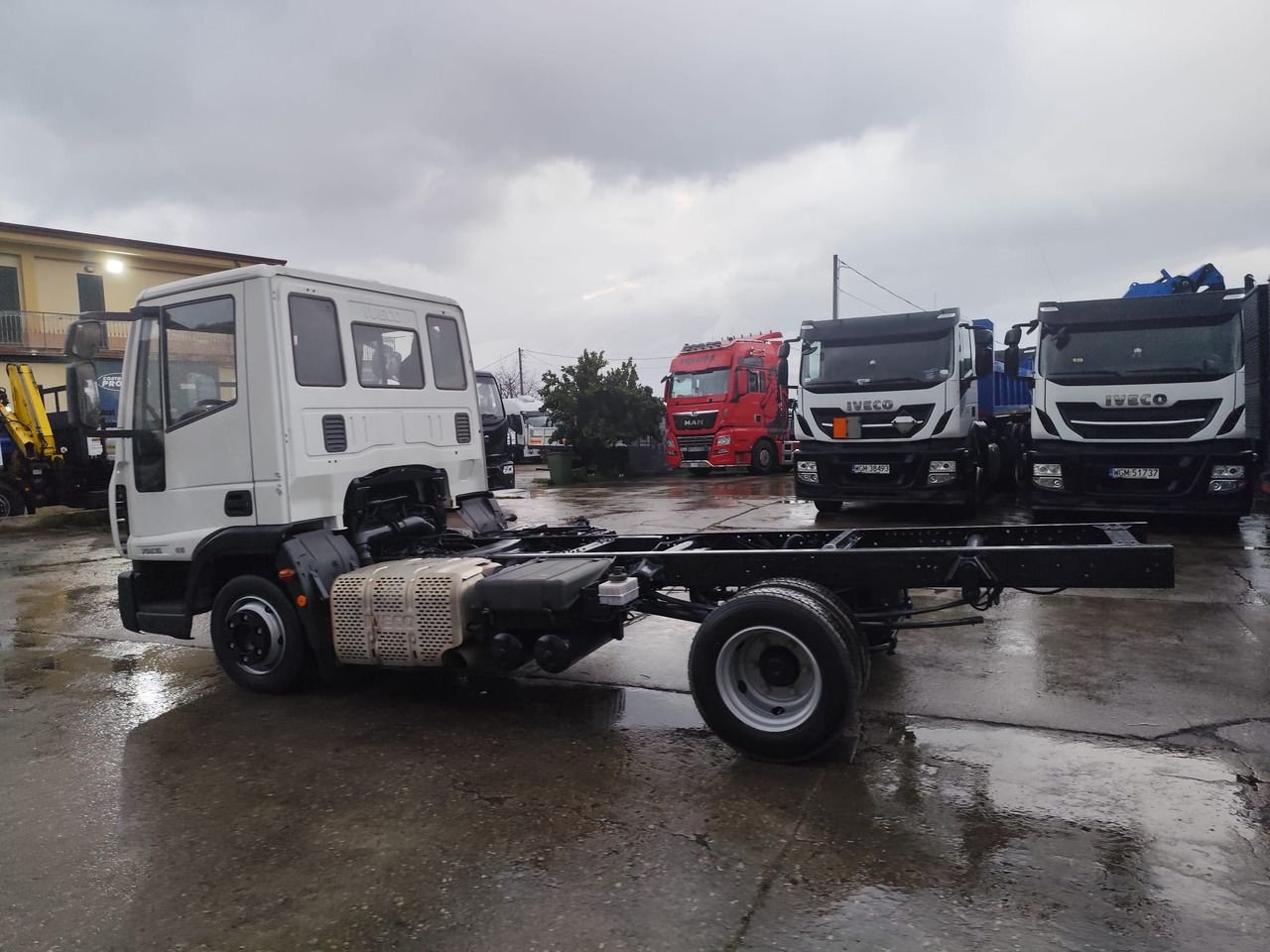 IVECO EUROCARGO 75E16 - Chasis camión: foto 4 IVECO EUROCARGO 75E16 - Chasis camión: foto 4