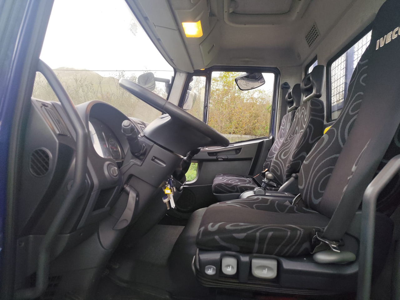 IVECO EUROCARGO 75E18 - Volquete camión: foto 3 IVECO EUROCARGO 75E18 - Volquete camión: foto 3