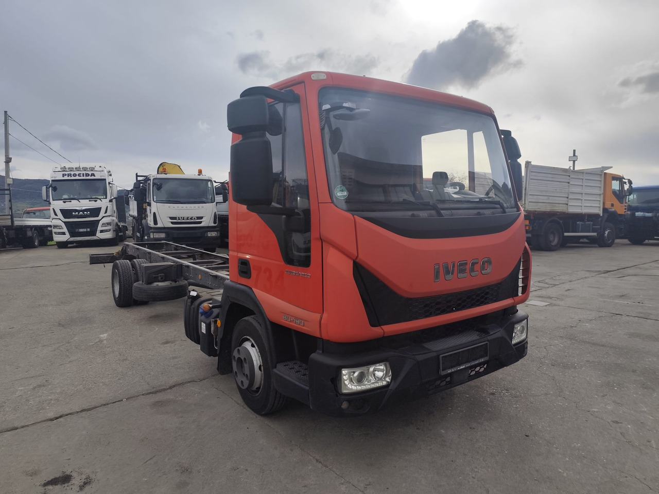 IVECO EUROCARGO 80-190 - Chasis camión: foto 1 IVECO EUROCARGO 80-190 - Chasis camión: foto 1