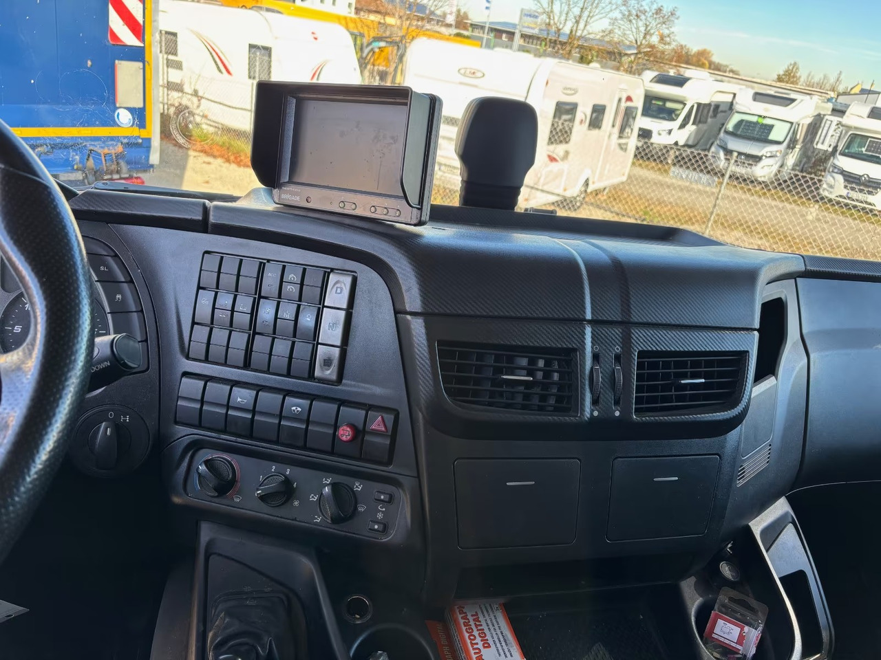 IVECO STRALIS 260S36 - Camión caja cerrada: foto 5 IVECO STRALIS 260S36 - Camión caja cerrada: foto 5