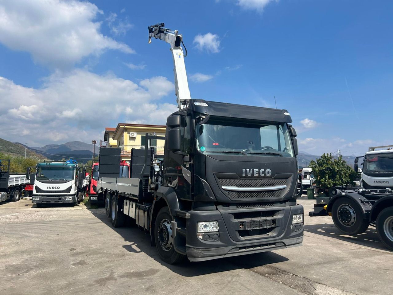 IVECO STRALIS 260S36 - Camión caja abierta, Camión grúa: foto 1 IVECO STRALIS 260S36 - Camión caja abierta, Camión grúa: foto 1