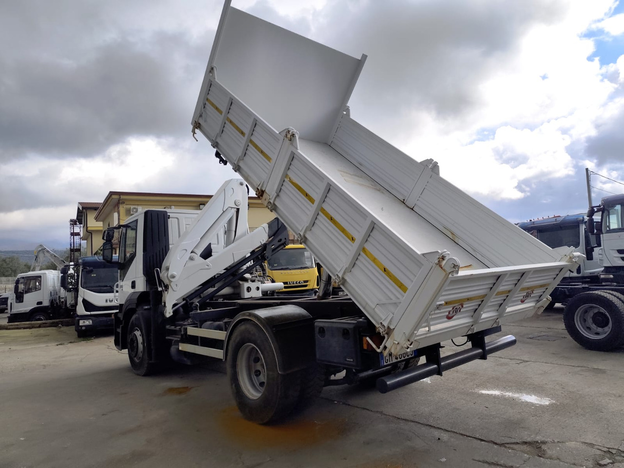 IVECO STRALIS AD 190S31P - Camión grúa, Volquete camión: foto 5 IVECO STRALIS AD 190S31P - Camión grúa, Volquete camión: foto 5