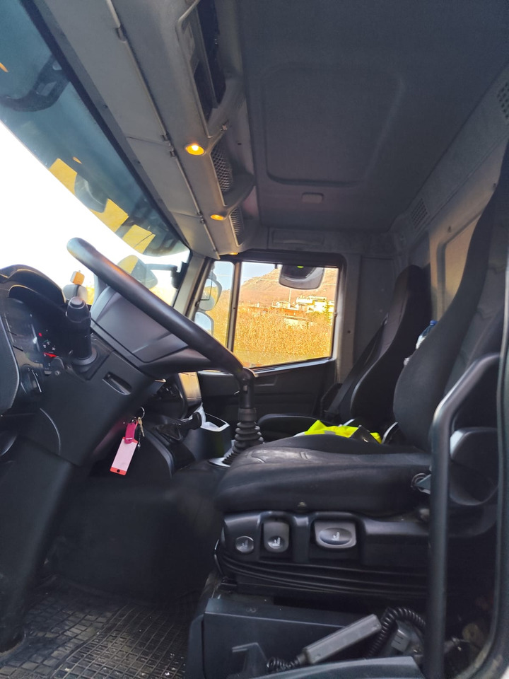 IVECO STRALIS AD 260S31 XP - Chasis camión: foto 4 IVECO STRALIS AD 260S31 XP - Chasis camión: foto 4