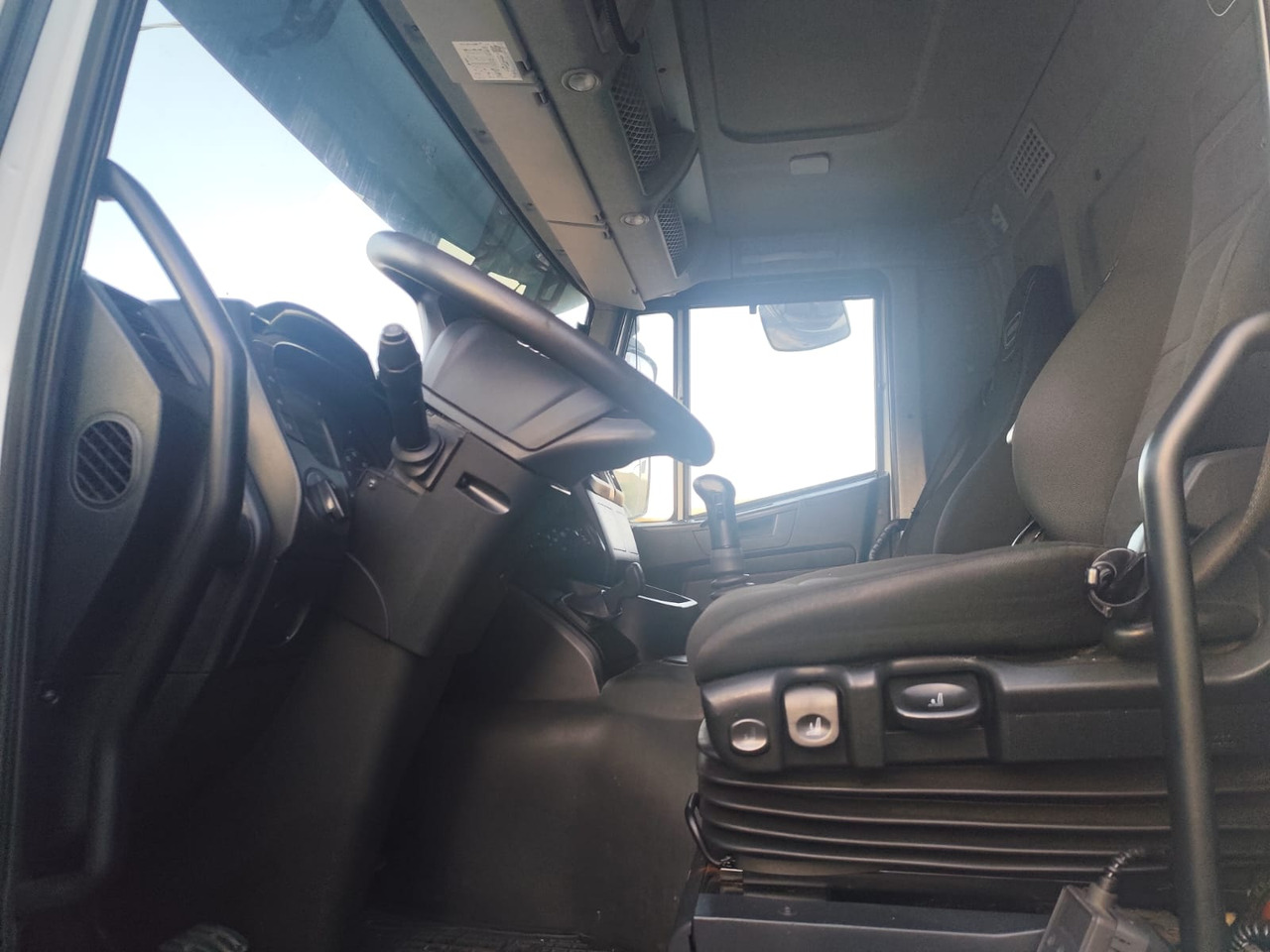 IVECO STRALIS AD 260S31 XP - Chasis camión: foto 2 IVECO STRALIS AD 260S31 XP - Chasis camión: foto 2