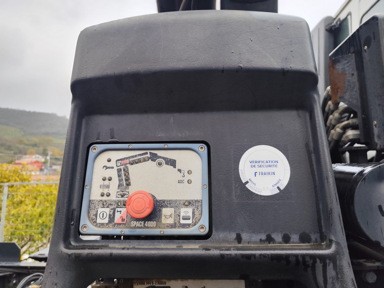 Camión grúa IVECO TRAKKER 260T36: foto 10