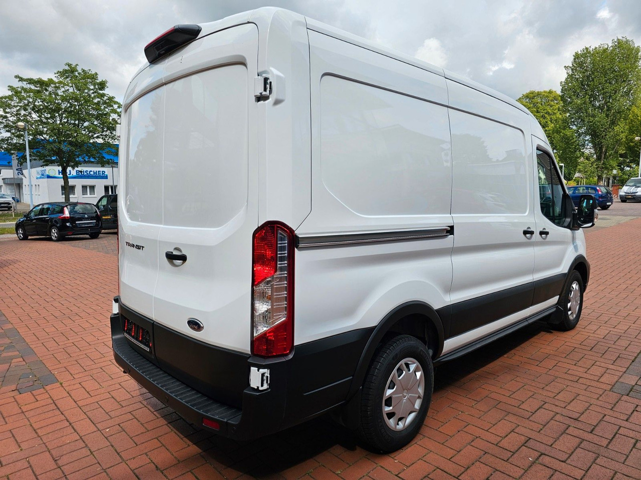 Ford Transit Kasten 350 L2H2 Trend Regalsystem Kamera - Furgón: foto 4 Ford Transit Kasten 350 L2H2 Trend Regalsystem Kamera - Furgón: foto 4