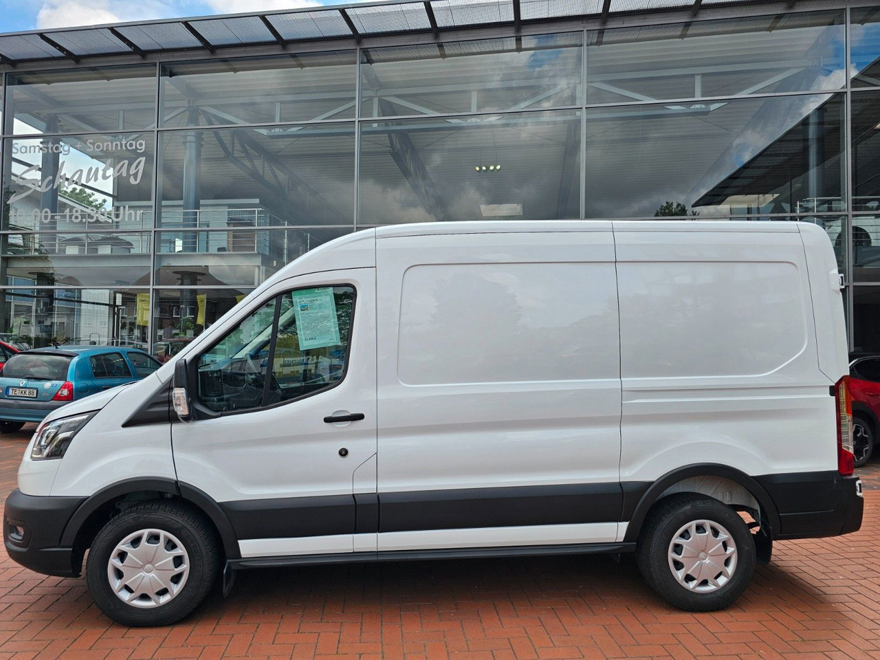Ford Transit Kasten 350 L2H2 Trend Regalsystem Kamera - Furgón: foto 2 Ford Transit Kasten 350 L2H2 Trend Regalsystem Kamera - Furgón: foto 2