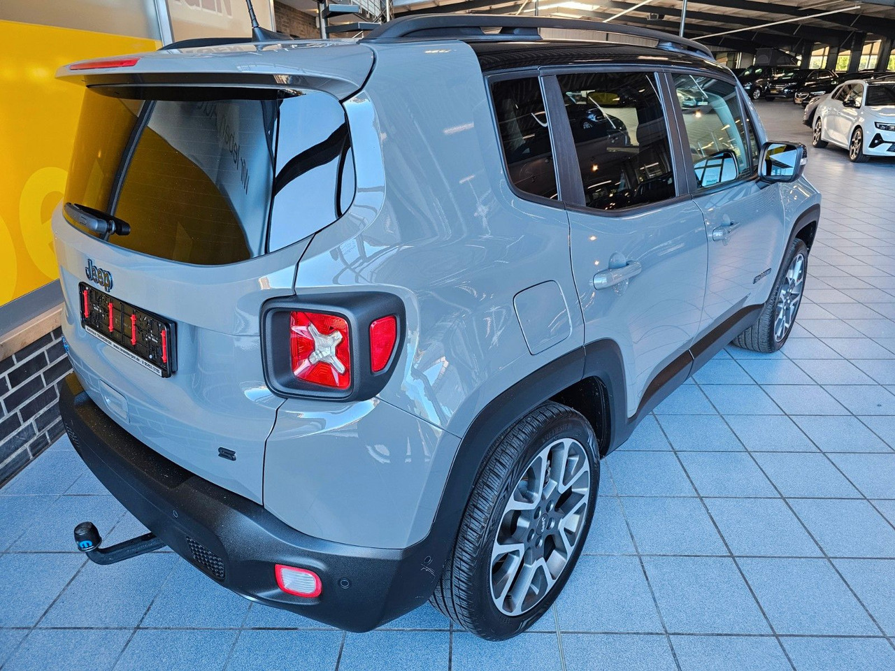 Jeep Renegade S Plug-In-Hybrid 4xe Kamera LED ACC AHK - SUV/ Todoterreno: foto 2 Jeep Renegade S Plug-In-Hybrid 4xe Kamera LED ACC AHK - SUV/ Todoterreno: foto 2