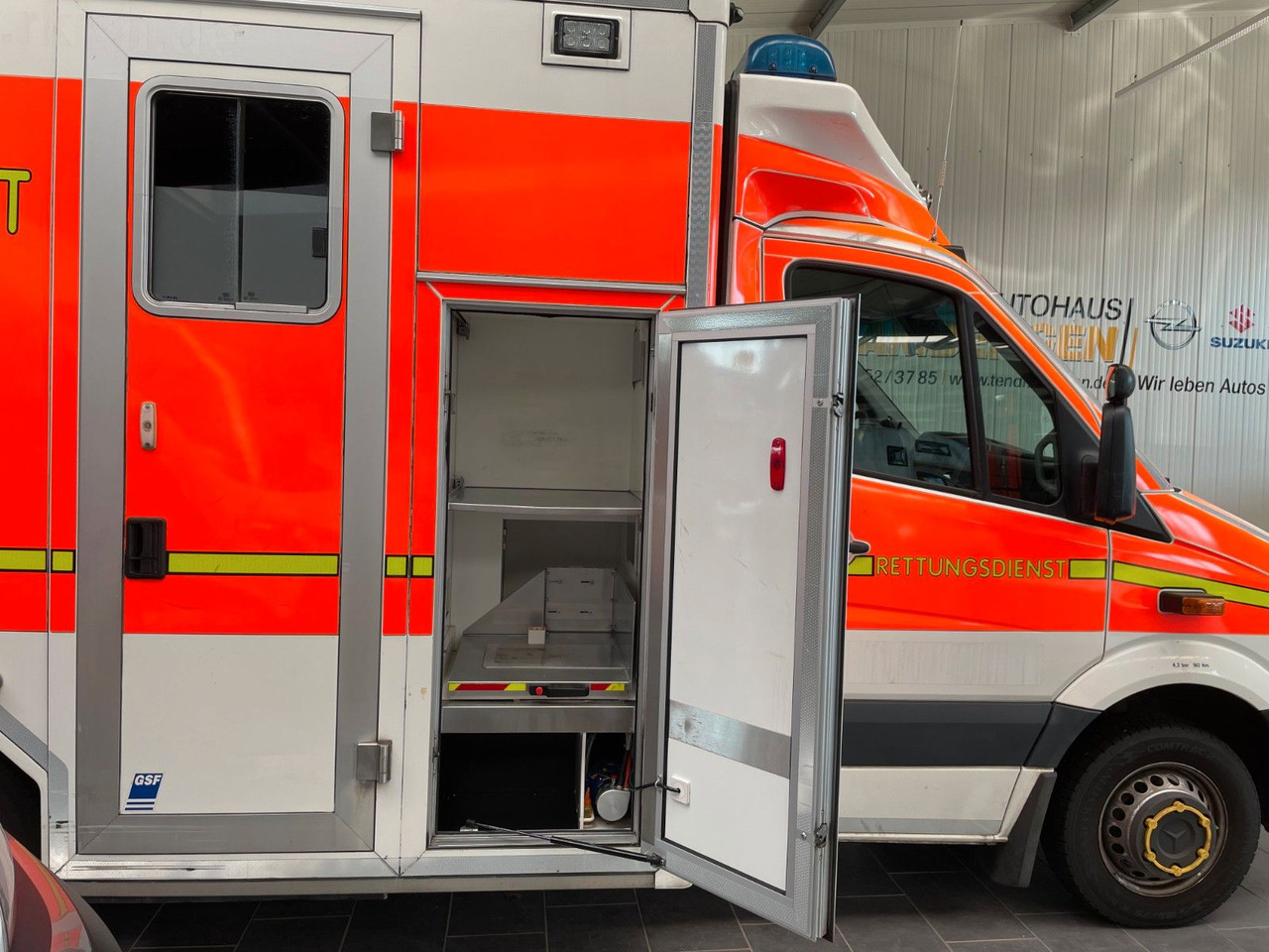 Coche Mercedes-Benz Sprinter II Rettungswagen 519 CDI: foto 8
