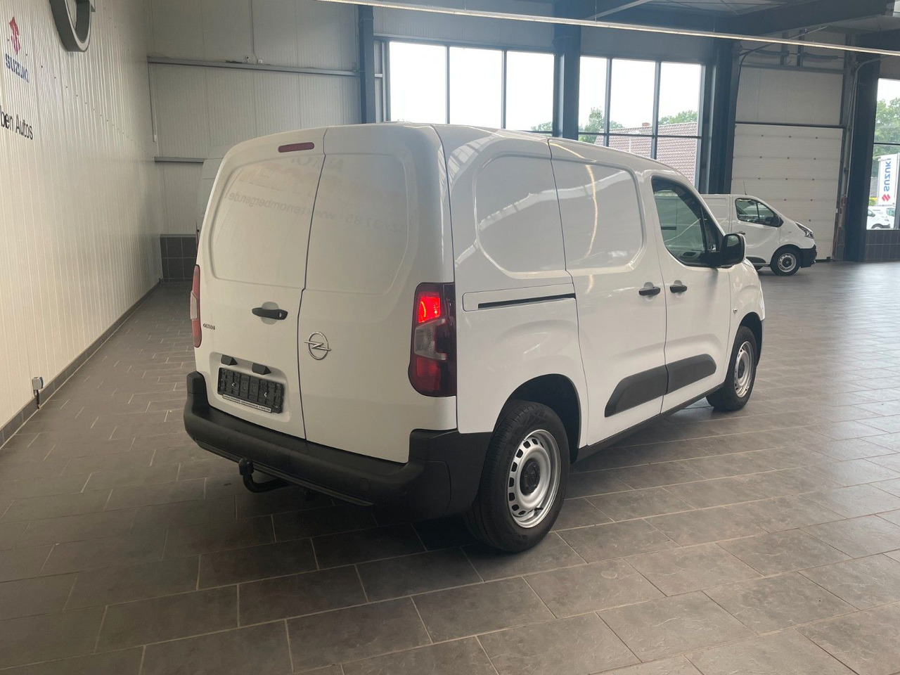 Opel Combo Cargo 3-Sitzer Klima Bluetooth PDC AHK - Furgoneta pequeña: foto 3 Opel Combo Cargo 3-Sitzer Klima Bluetooth PDC AHK - Furgoneta pequeña: foto 3