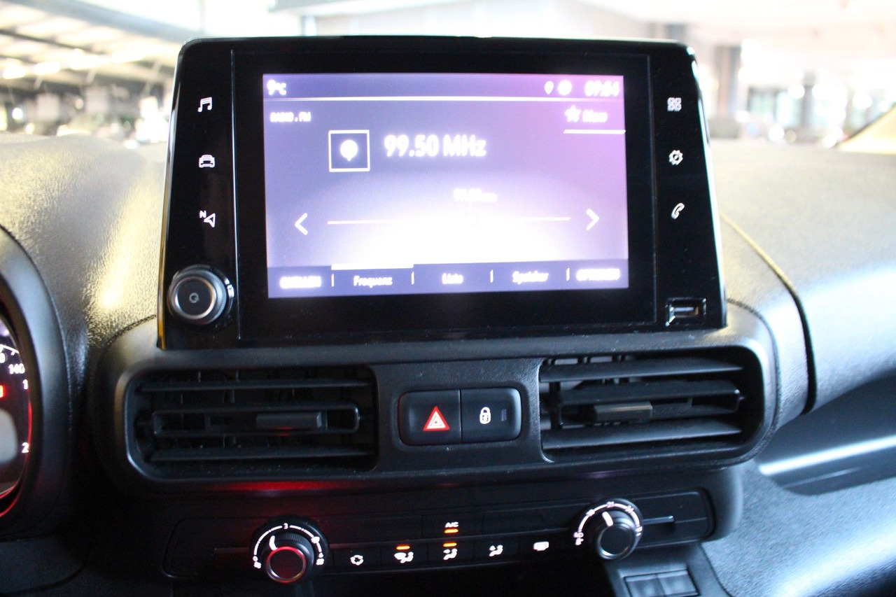 Furgoneta pequeña Opel Combo E Cargo 3.Sitze  Klima Bluetooth Durchlade: foto 9