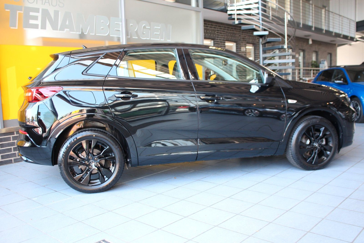 Opel Grandland 1.2 Turbo GS Line LED Kamera Sitzheiz. - SUV/ Todoterreno: foto 3 Opel Grandland 1.2 Turbo GS Line LED Kamera Sitzheiz. - SUV/ Todoterreno: foto 3