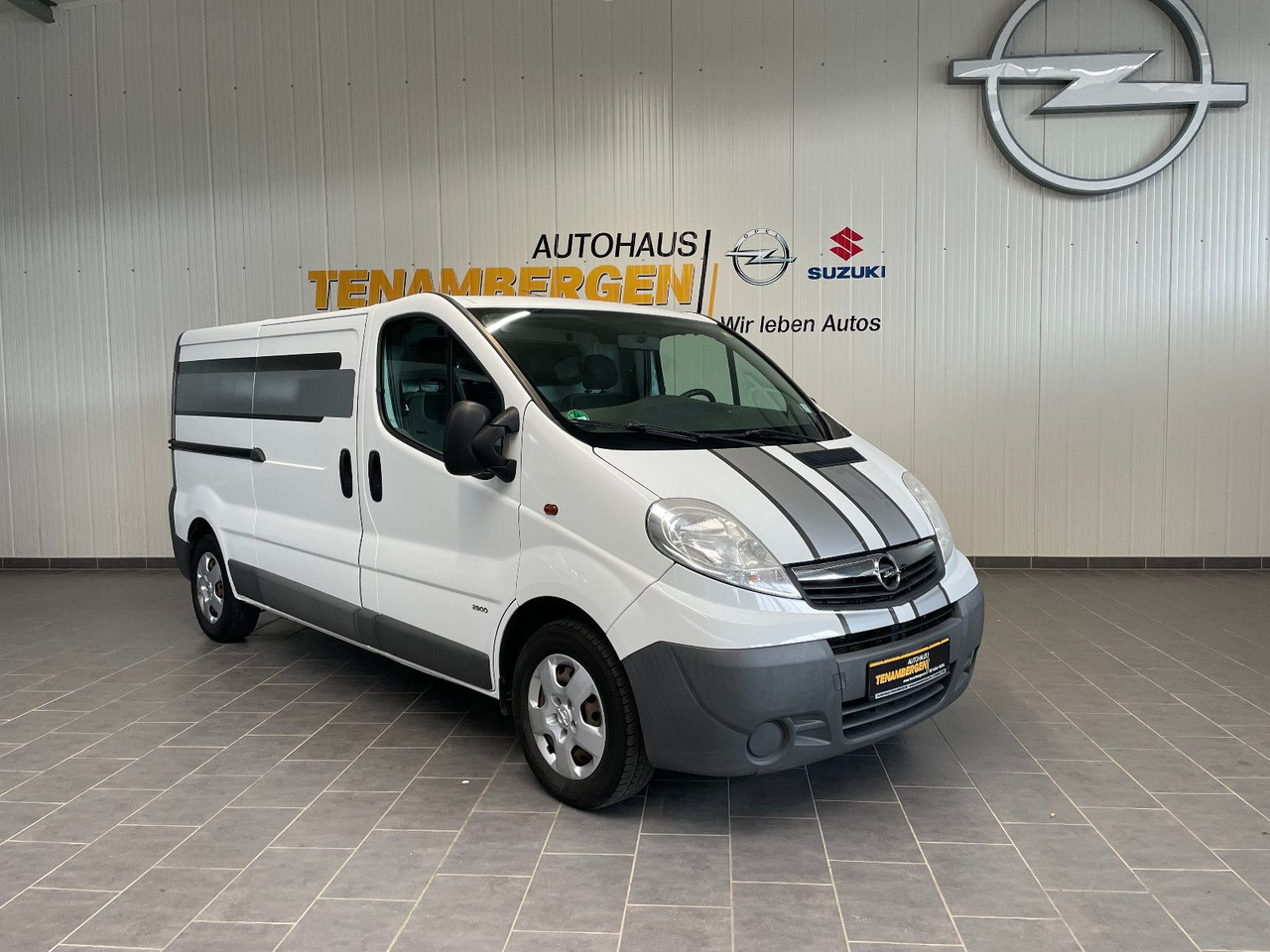 Opel Vivaro Kasten L2H1 2,9t Tüv Scheckheft Klima AHK - Furgoneta pequeña: foto 1 Opel Vivaro Kasten L2H1 2,9t Tüv Scheckheft Klima AHK - Furgoneta pequeña: foto 1