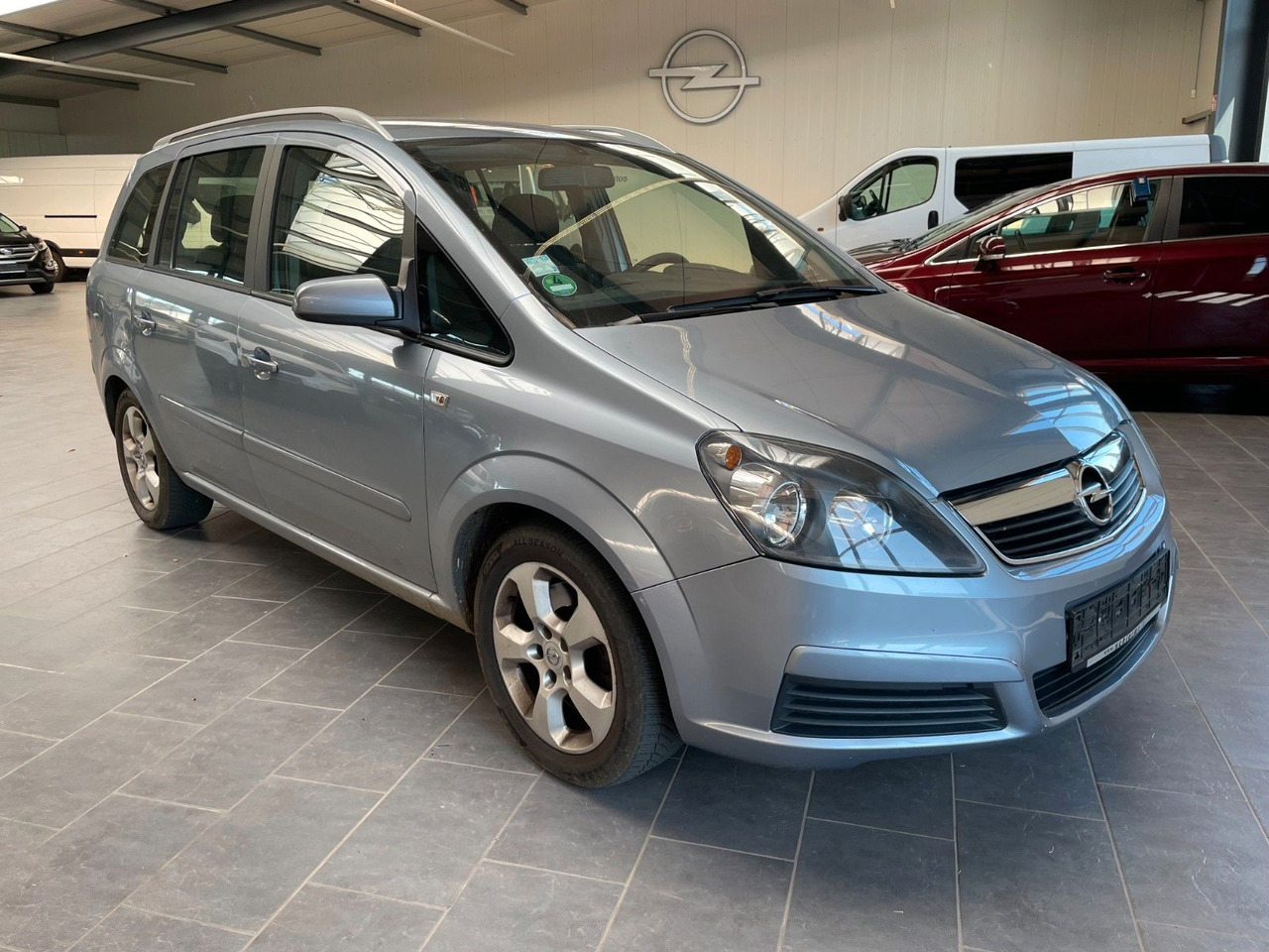 Opel Zafira B Edition - Furgoneta de pasajeros: foto 1 Opel Zafira B Edition - Furgoneta de pasajeros: foto 1