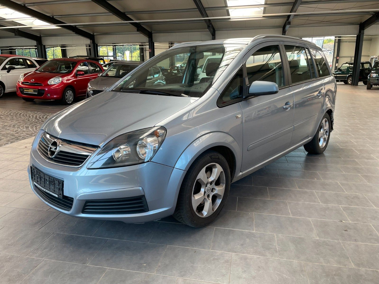 Opel Zafira B Edition - Furgoneta de pasajeros: foto 2 Opel Zafira B Edition - Furgoneta de pasajeros: foto 2