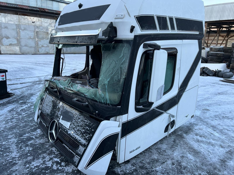 Mercedes-Benz Actros MP4 - Cabina e interior: foto 1 Mercedes-Benz Actros MP4 - Cabina e interior: foto 1