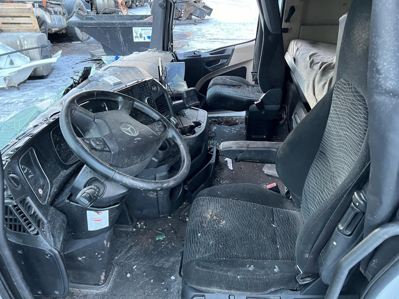 Cabina e interior Mercedes-Benz Actros MP4: foto 6