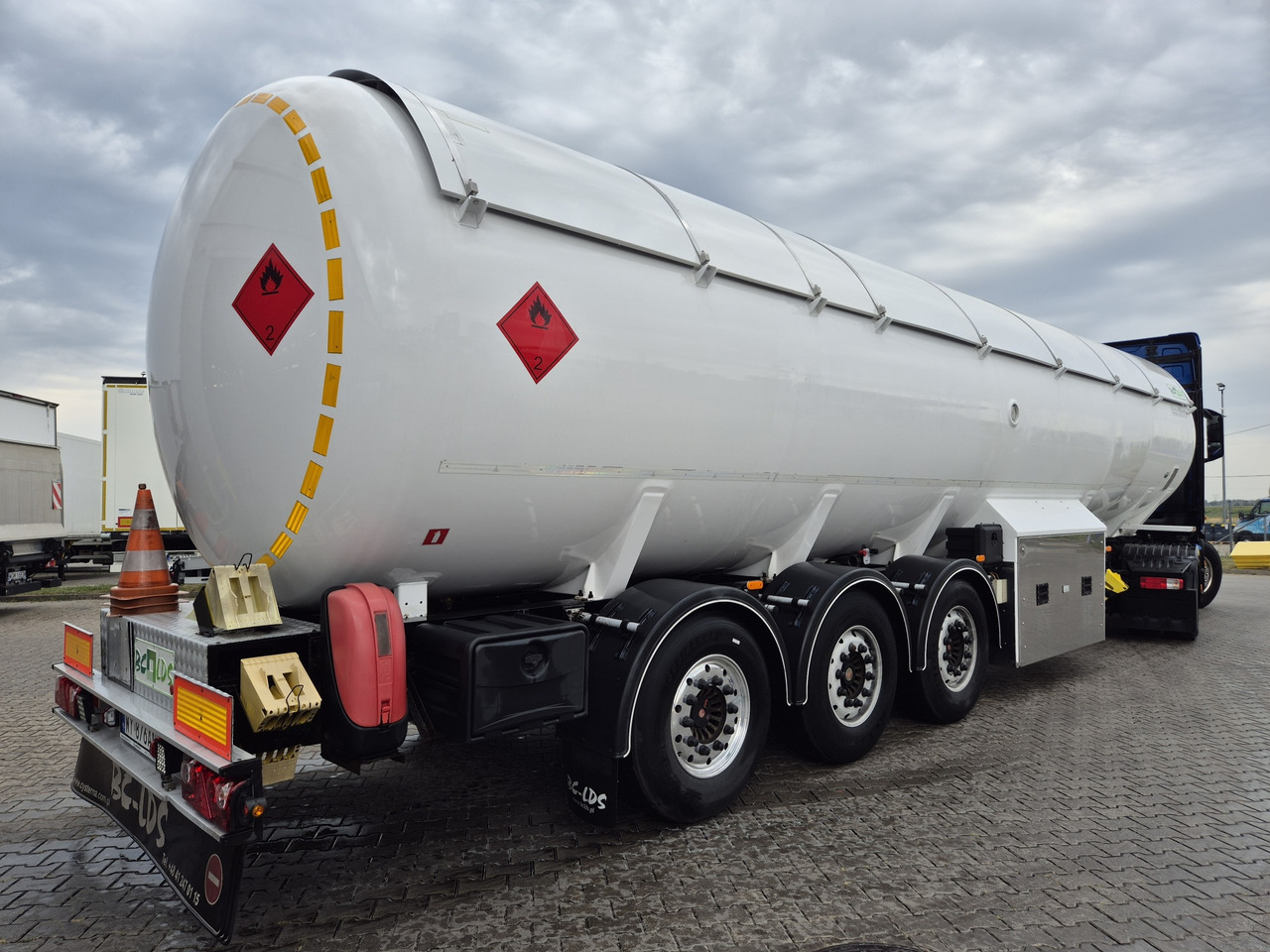 BC-LDS EMERSON/ propane/ butane/ lpg/ gpl - Cisterna semirremolque: foto 1 BC-LDS EMERSON/ propane/ butane/ lpg/ gpl - Cisterna semirremolque: foto 1