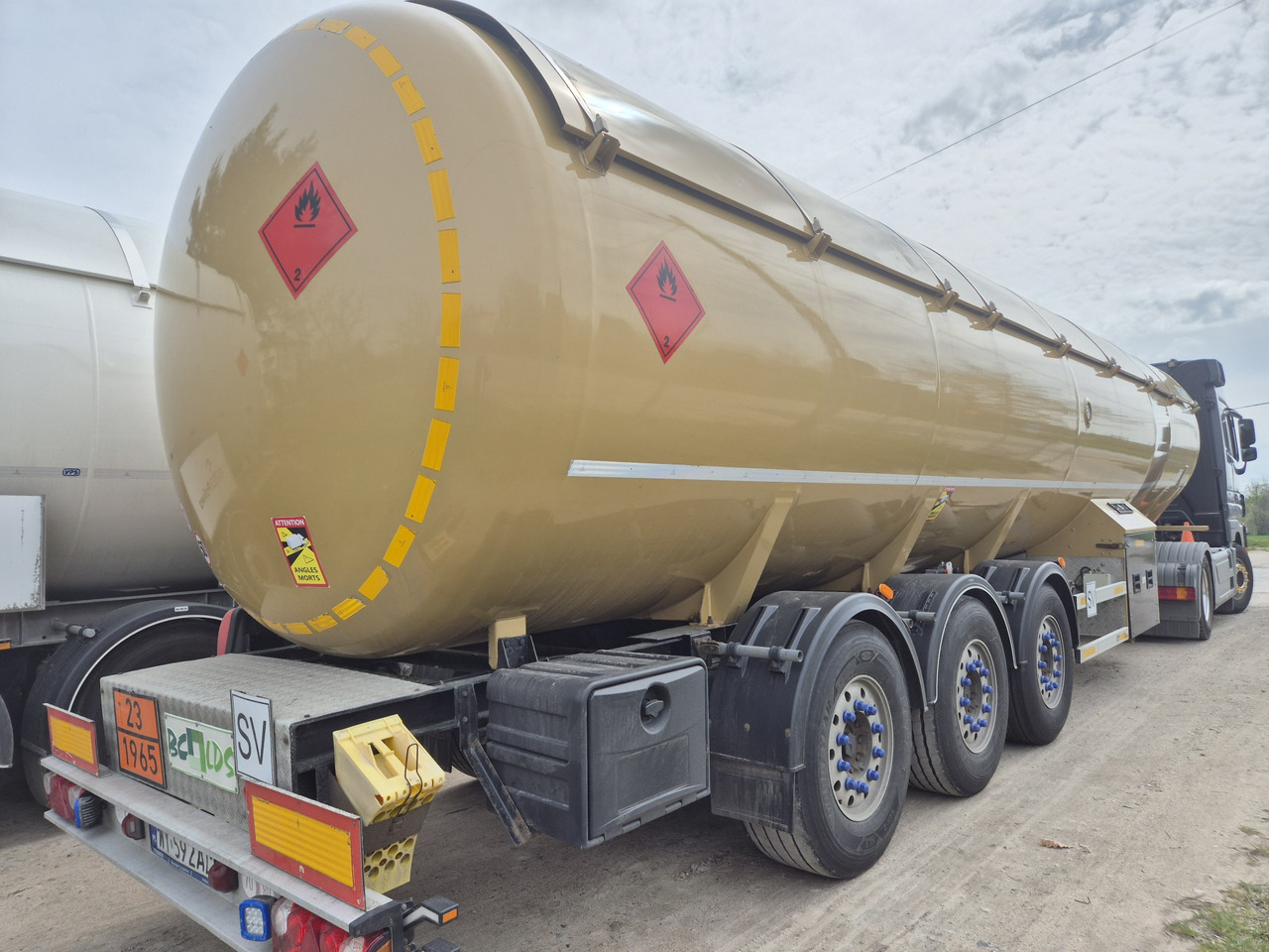 BC-LDS NCG-50 /LPG/ GPL/ PROPANE/ Mercedes axels - Cisterna semirremolque: foto 2 BC-LDS NCG-50 /LPG/ GPL/ PROPANE/ Mercedes axels - Cisterna semirremolque: foto 2
